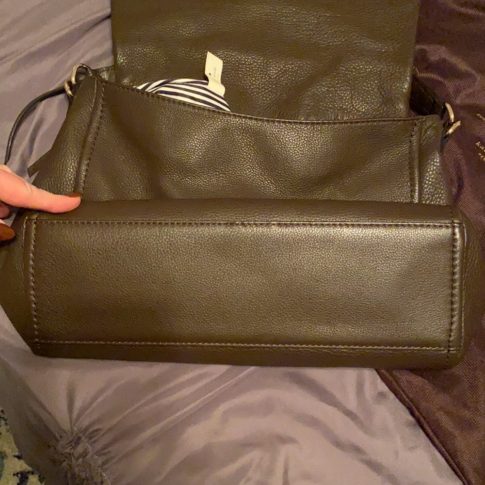 Kate Spade. NWT Never carried! Perfect condition! With shoulder strap/dust bag. - Picture 7 of 10